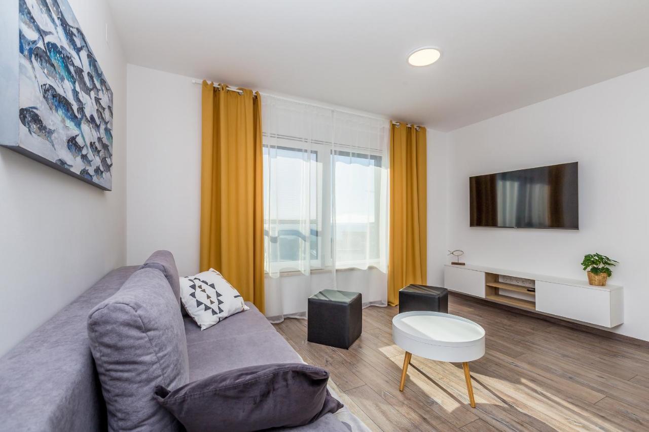 Apartments Luca Krk Town Bagian luar foto